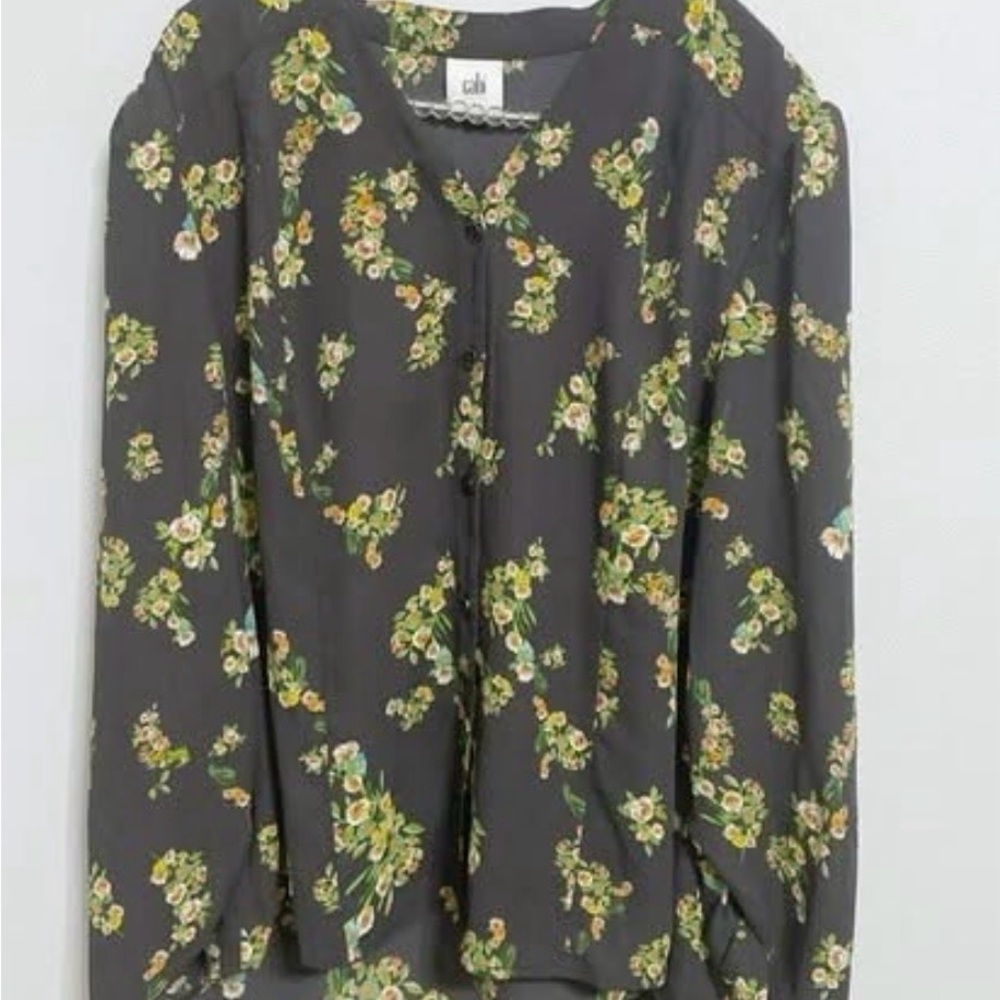 CAbi Ovation Blouse. Large. NWOT. Fall 2023